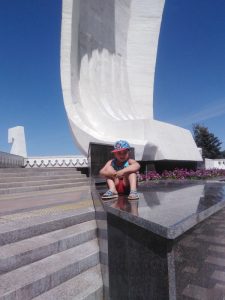 Стела «Ладья» на набережной реки Волга г.о. Самара. Мкртчян М.Г., июнь 2020
